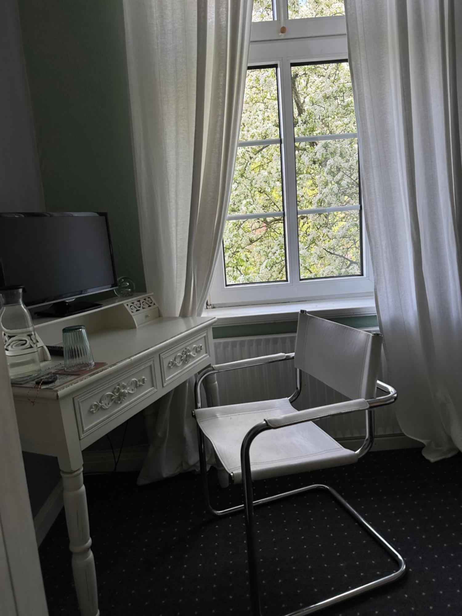 Altes Pastorat Bed and Breakfast Barmstedt Eksteriør billede