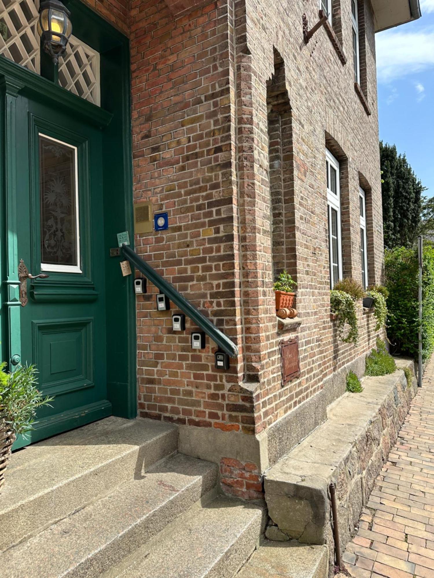 Altes Pastorat Bed and Breakfast Barmstedt Eksteriør billede
