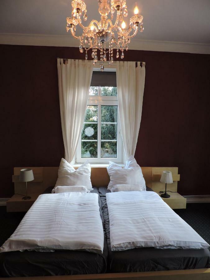 Altes Pastorat Bed and Breakfast Barmstedt Eksteriør billede